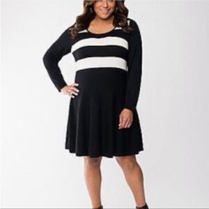 LANE BRYANT Black & White Stripe Knee Leng…